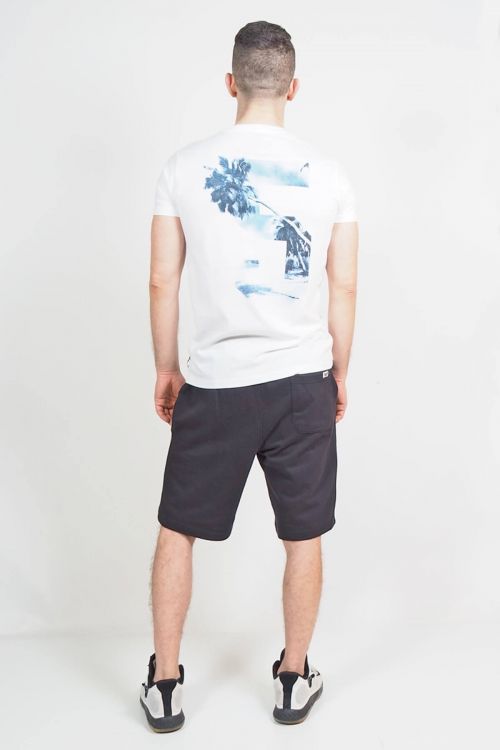MEN'S T-SHIRT WITH PRINT ON THE BACK