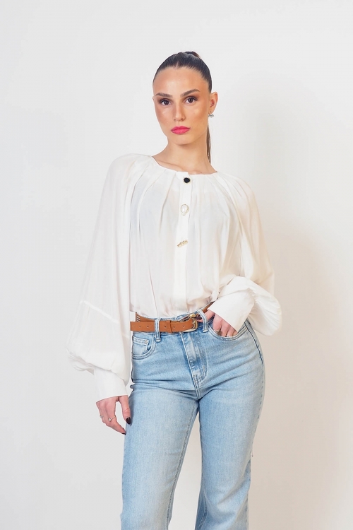 Soft shirt with golden buttons